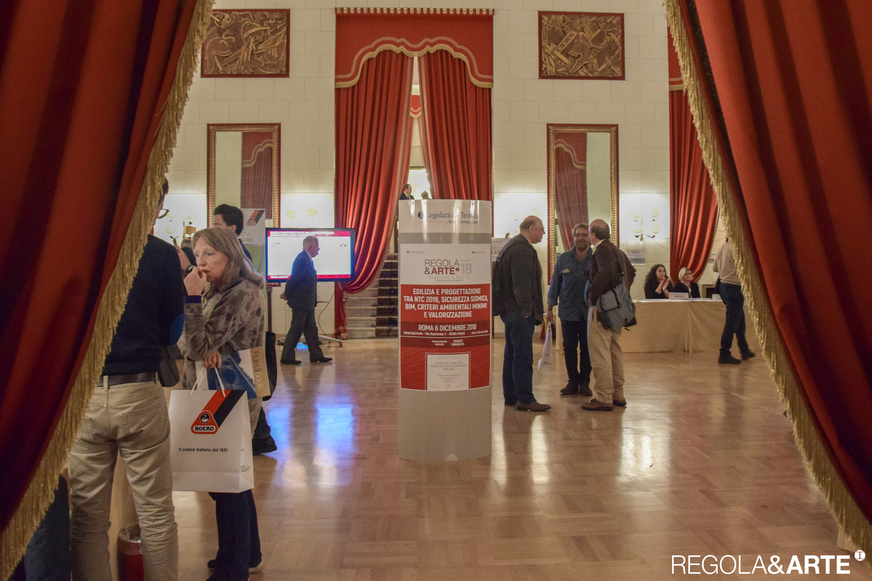 l'ingresso al salone degli stands